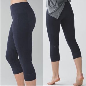 Lululemon Seamlessly Street Crop Leggings. Size 2